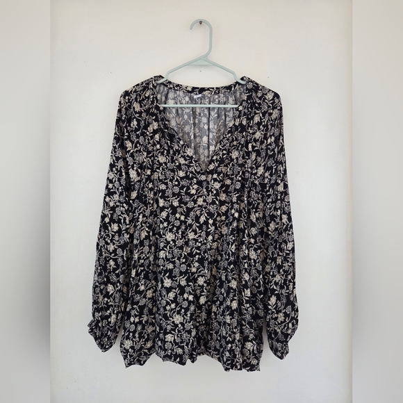 Old Navy Tops - Old Navy Floral Black and White Women's Top